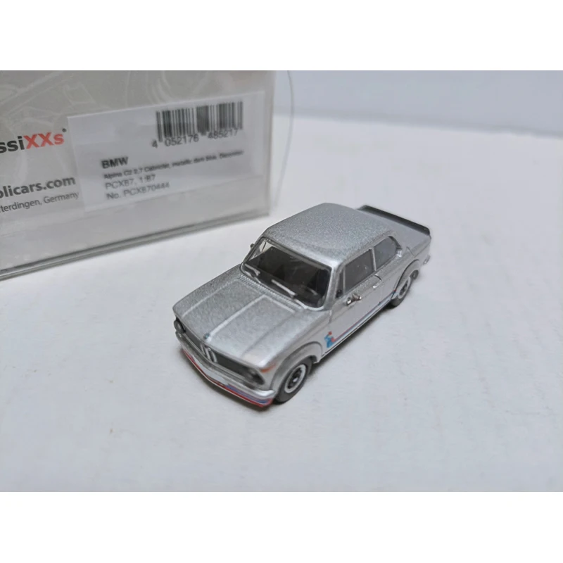 

Premium PCX 1: 87 Scale 2002 Turbo two-door Sports Plastic Car Model Collection Display Toy Gifts