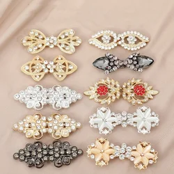 1 Pair Vintage Cardigan Collar Clips Holder Women Decor Shiny Crystal Cape Cloak Clasps Fasteners Buckle