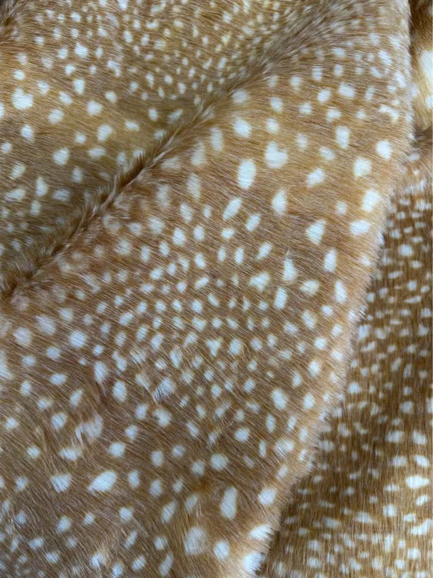 

Imitation Deer Point Plush Fabric,Faux Fur,Coat,Dress,Hat,Bag,Shoes,DIY Animal specimen Material,10 mm Long Hair