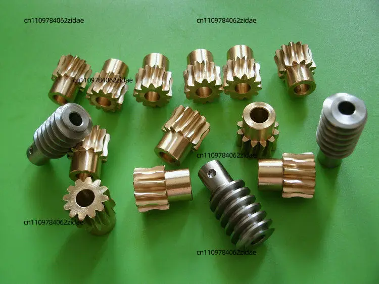 Precision wear-resistant stainless steel worm gear and copper worm wheel with a speed ratio of 1:17 and self-locking function