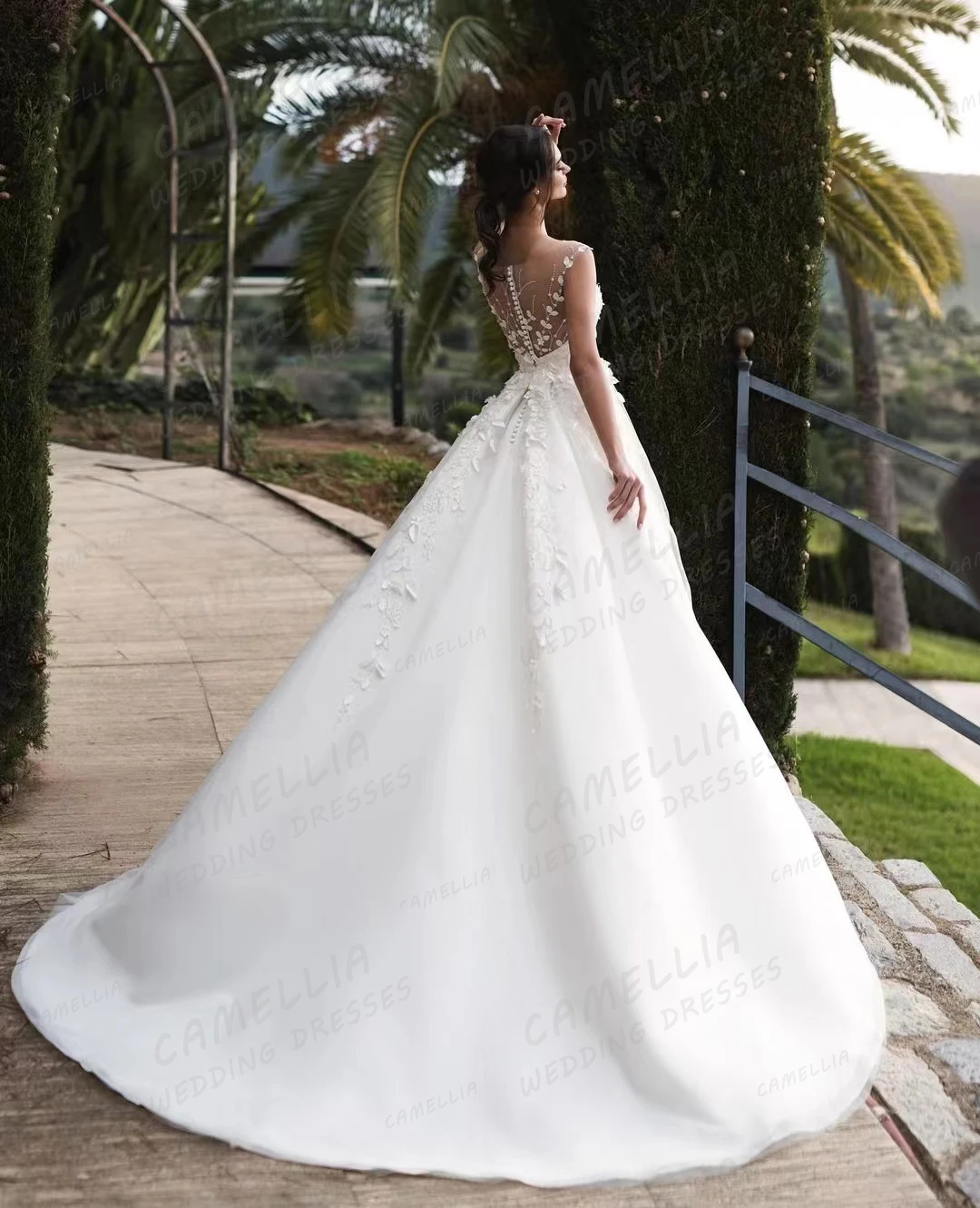 Abiti da sposa da donna eleganti di lusso Sexy A Line scollo A V abiti da sposa senza maniche Applique Tulle Lace Up Princess Robe De Mariée