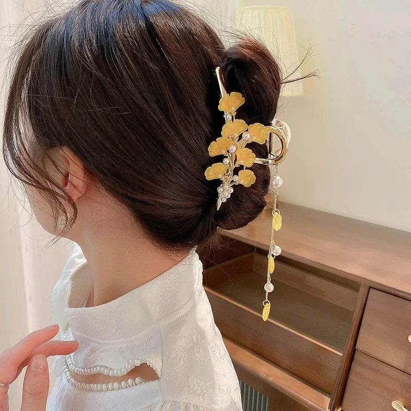 

Fashionable High-end Ginkgo Leaf Vintage Metal Hair Clip for Women's Ponytail Shark Clips Gorgeous Elegant Girl Banquet Headwear