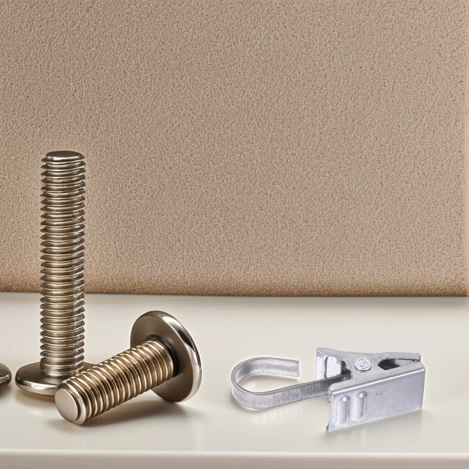 

36Pcs Heavy Duty Carpet Clips Silver Hooks for Hanging Rugs Curtains Quilts Wall Tapestries Display Clamps Rug Hooks