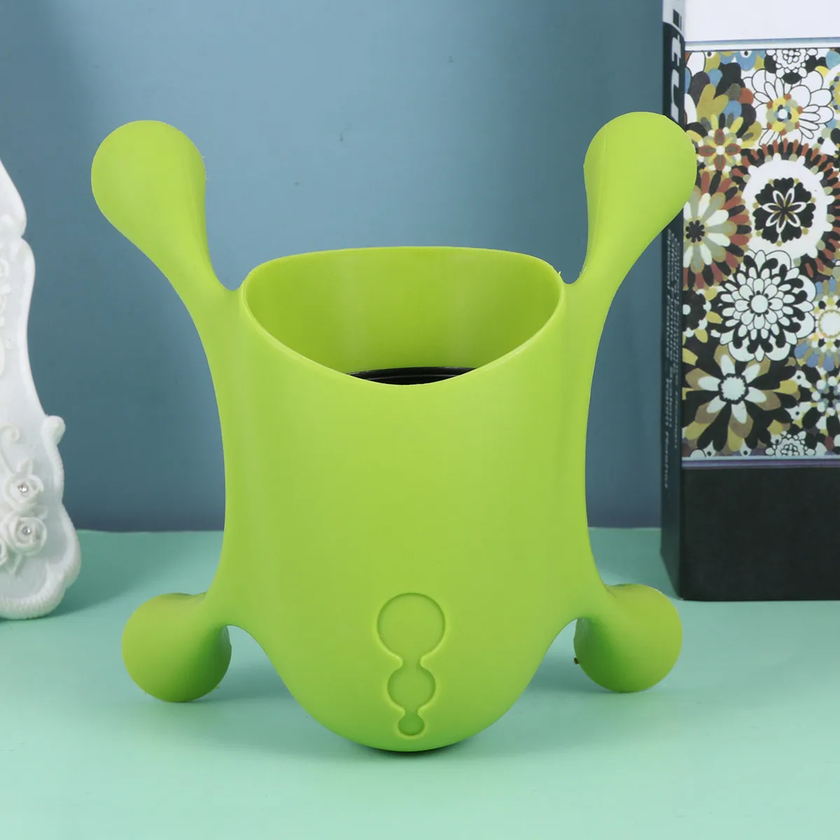 1Pcs Small Desktop Succulent Plant Pot with Drainage Hole Space Saving Creative Flower Container for Indoor Office Window