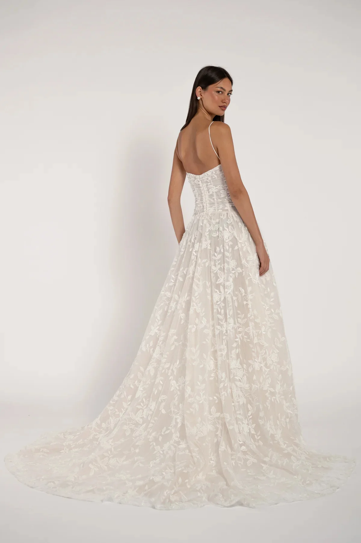 Wishah Customized Plus Size Elegant Ball Gown Satin Wedding Dress Strapless Sweetheart Plunge Neck Ruched Bodice Bridal Gowns