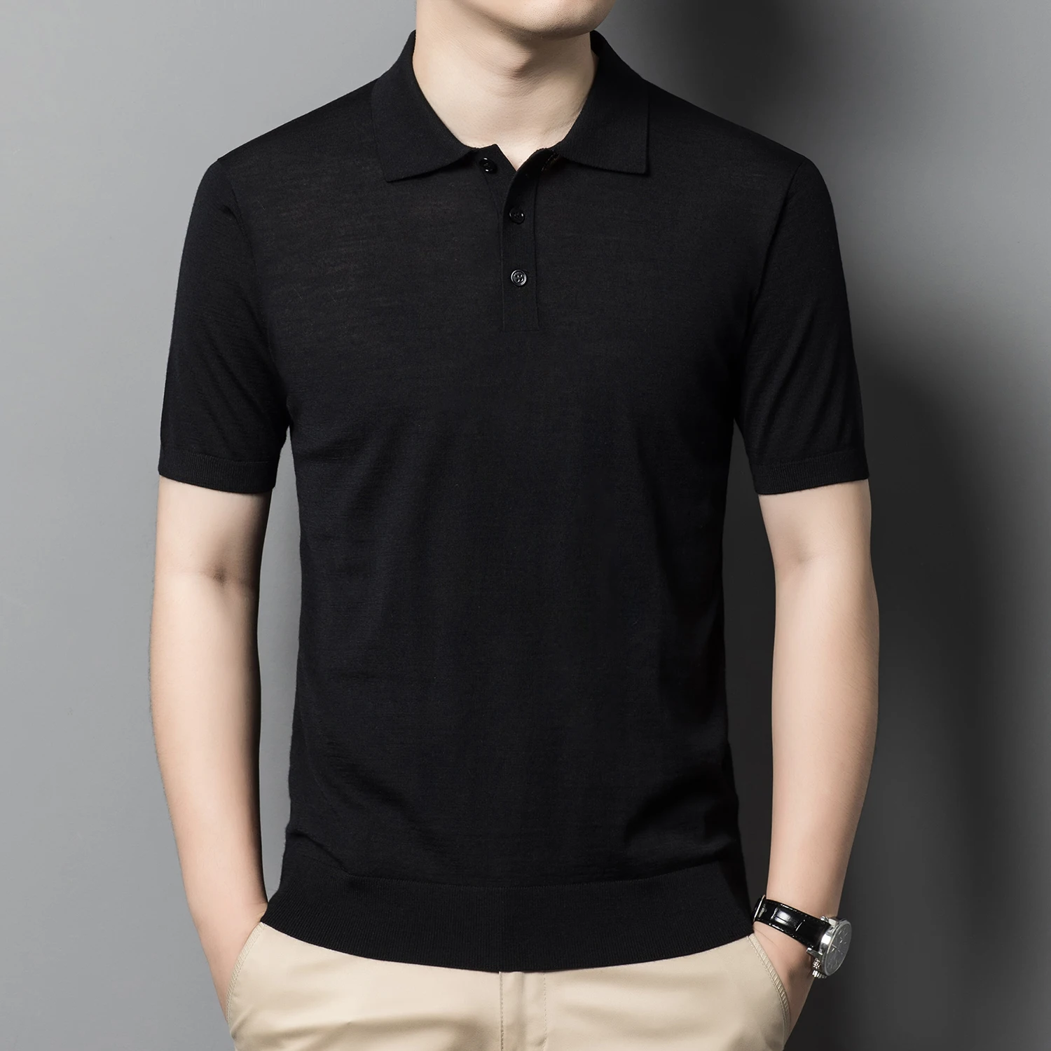 เสื้อท็อปผู้ชายผ้าขนสัตว์แท้ 100% คุณภาพเยี่ยม สไตล์คลาสสิก ปกพับ แขนสั้น ผ้าถักบาง ระบายอากาศได้ดี ผลิตจากขนแกะ