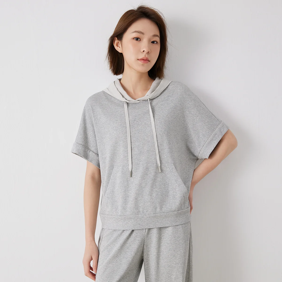 

KW9513262 Women's Hooded Drawstring Pullover T-Shirt 100% Cotton Light Luxury High-Quality Comfortable Fit Casual Top