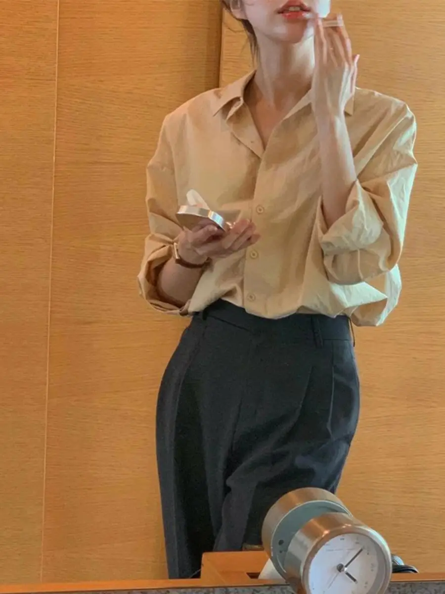 

Свободная классическая однотонная женская рубашка с длинным рукавом и воротником, простой дизайн, базовый слой, корейский стиль, весна 2025