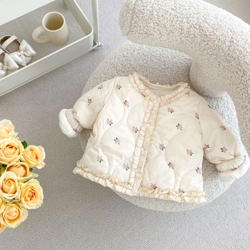 Autumn and winter new 0-3 year old baby girl cotton padded thick cardigan with lace print and plush warm jacket