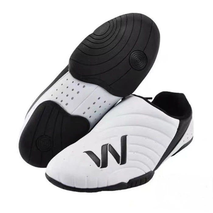

New Traditional Chinese Martial Arts Shoes Neutral Performance Taiji Shoes Men and Women Leather Taekwondo Shoes Couple Very Goo