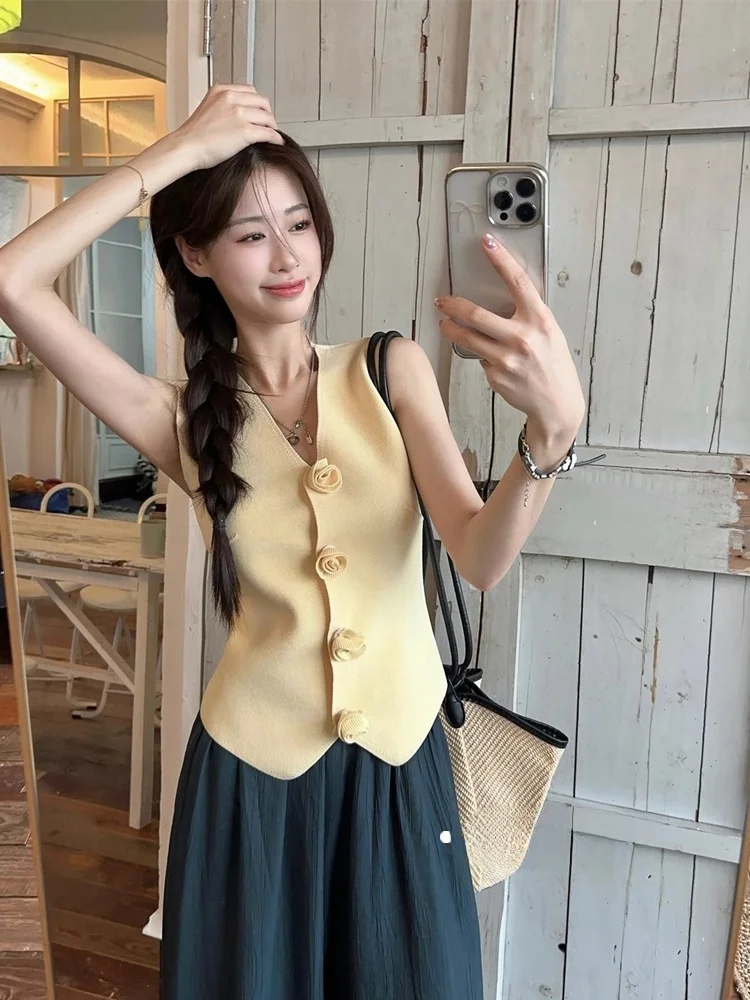 

Summer New Women's Knitted Vest Gentle Wind V-ne Strap Design Slim Fit Top Trendy 3D Flower Pattern Commute Sle ort Sve