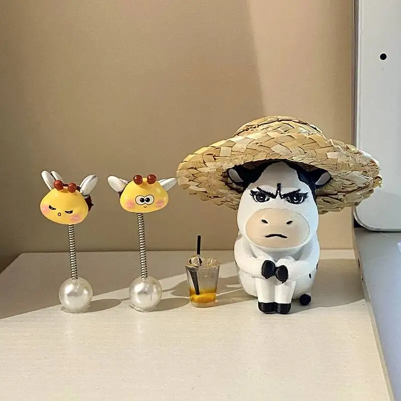 Melancholy Cow Cute Ugly Grassland Cow Figurine Creative Decoration Halloween Cosplay Prop Computer Desktop Dining Table Pendant