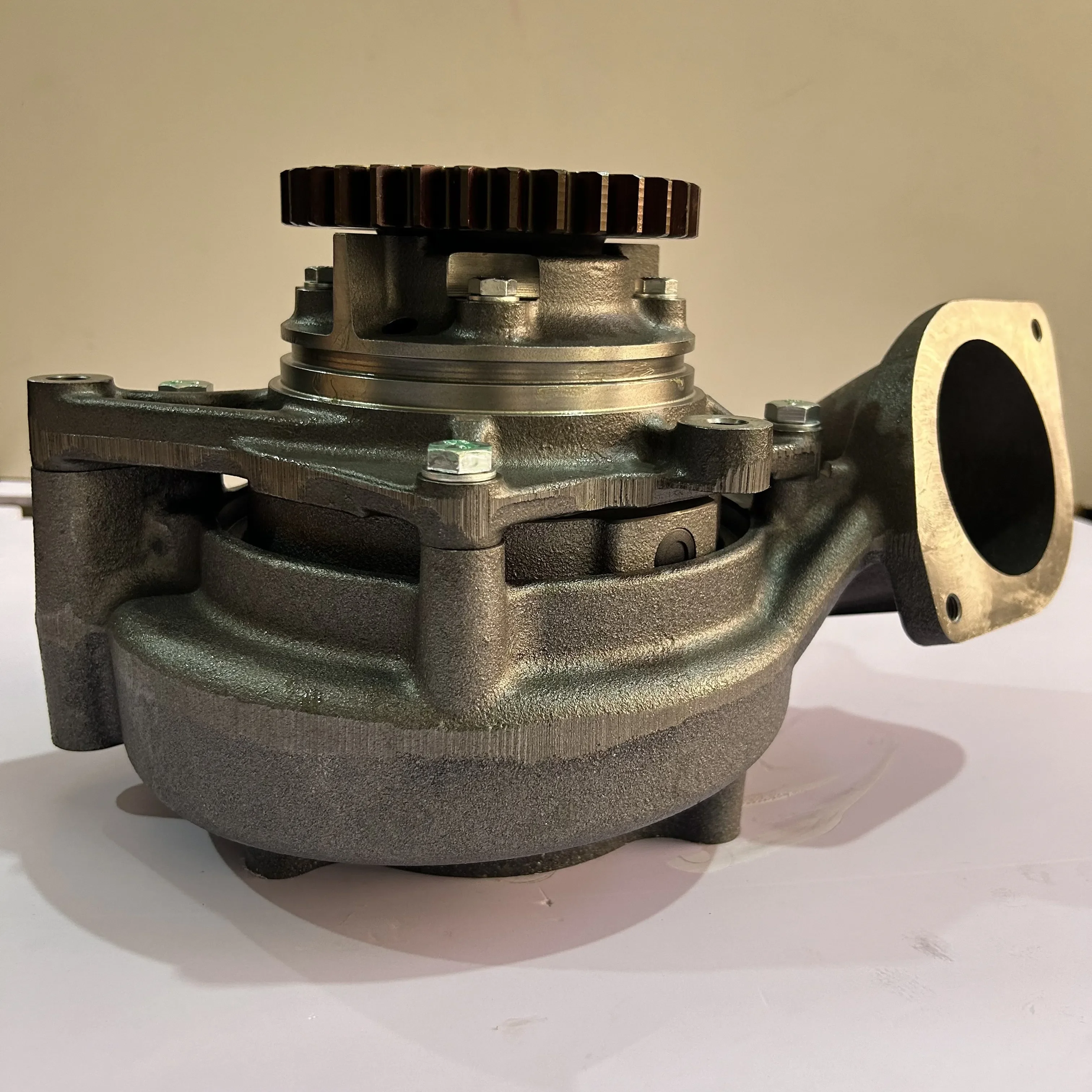 Genuine and New Engine Parts Cooling Water Pump EX52620200193 for MTU 4000 Series Engine for Construction Machinery - view 3