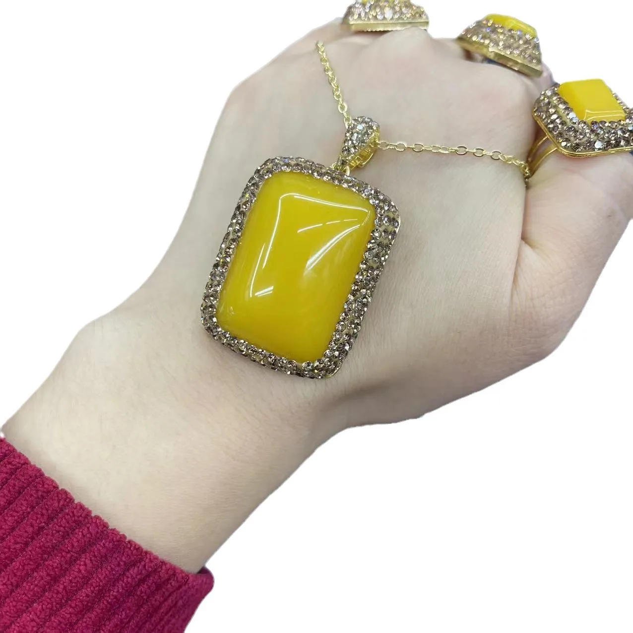 New chicken oil yellow beeswax exquisite three-piece French jewelry vintage ethnic popular jdirect sales pendant earrings ring