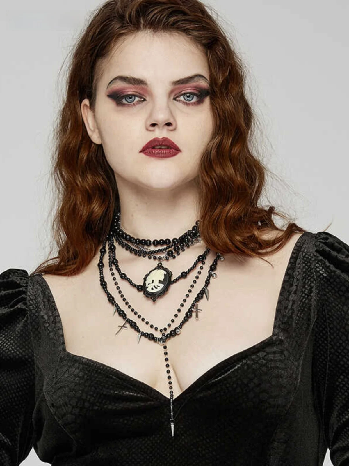 

Gothic Style Decorative Retro Black Clavicle Chain Necklace Women's Fashion Cross Necklace Versatile Accessory for All Occasions