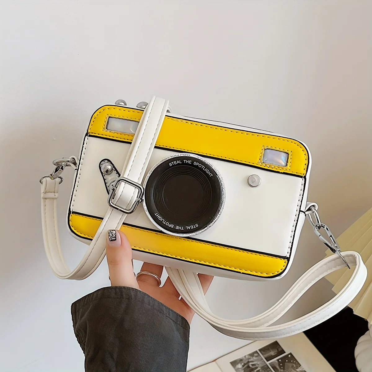 Personalisierte und kreative Mini-Kameratasche, Retro-Umhängetasche, vielseitige Tasche, Nischenbox-Tasche, kleine quadratische Tasche mit frischer Kette – Detail 4