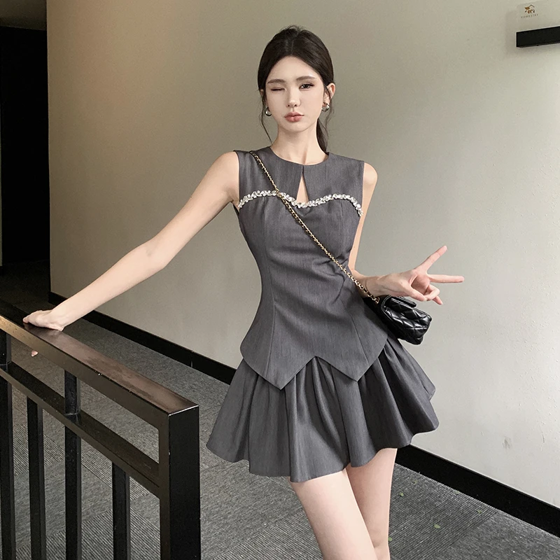 Summer Korean rhinestone Two Piece Set For Women Vest Tops + Skirt Suits Fashion 2 Piece Sets Women Outfit Conjuntos Cortos