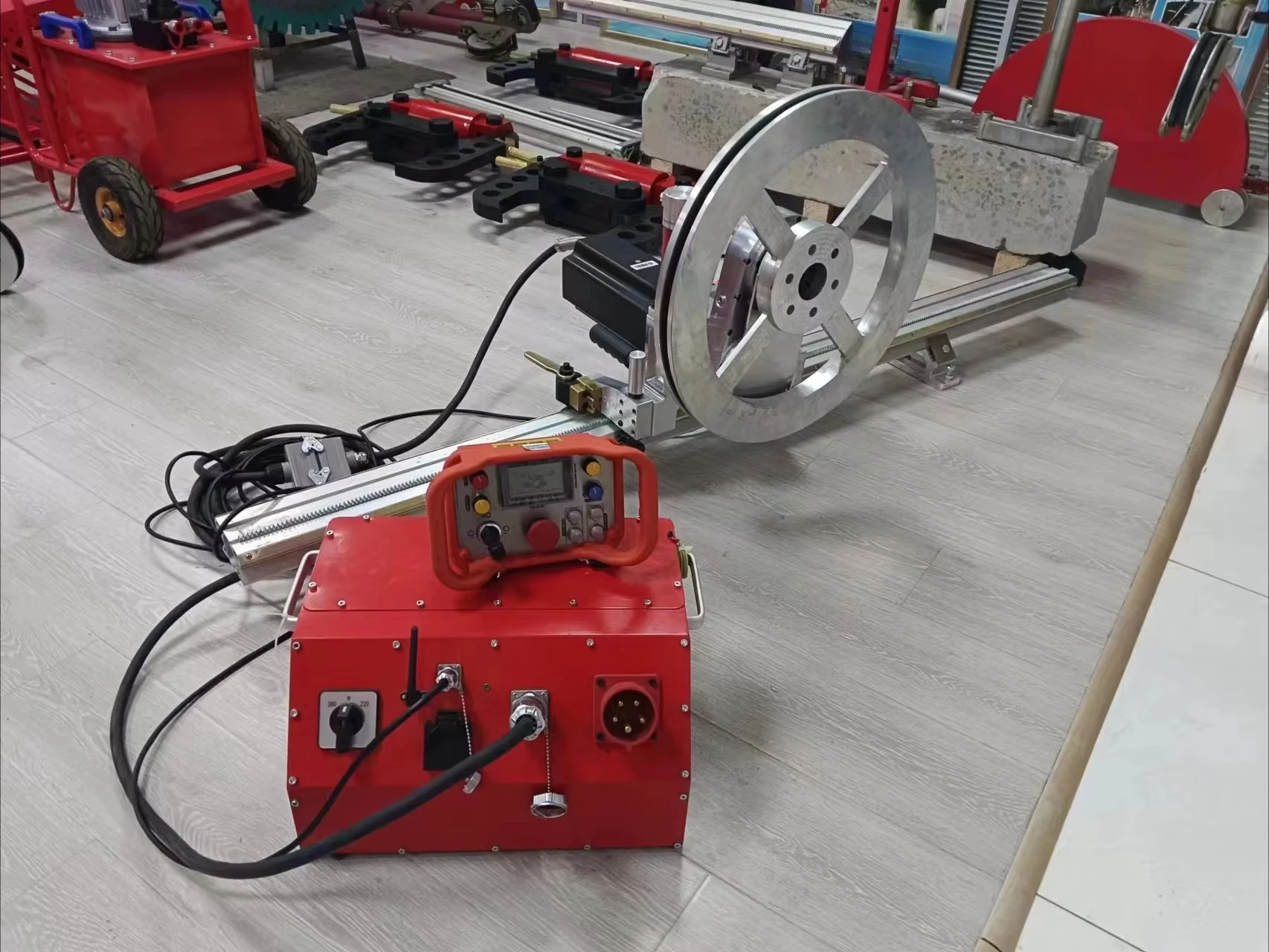 High Frequency Concrete Cutting Wall Saw 17kw Concrete Wall Slotting Track Sawing Machine