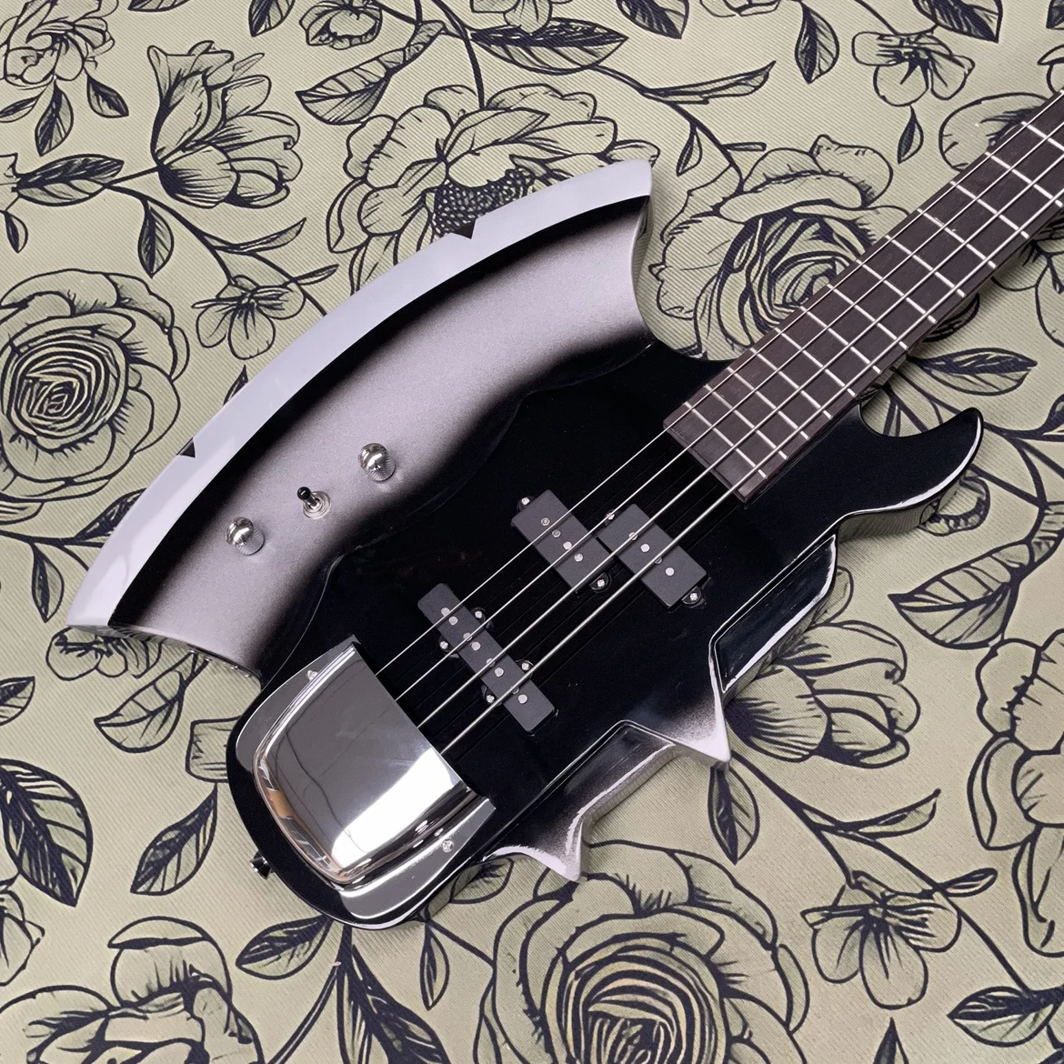 4-string electric bass guitar, with a rich, full-bodied mahogany body guitars ,and left-handed friendly design guitarra