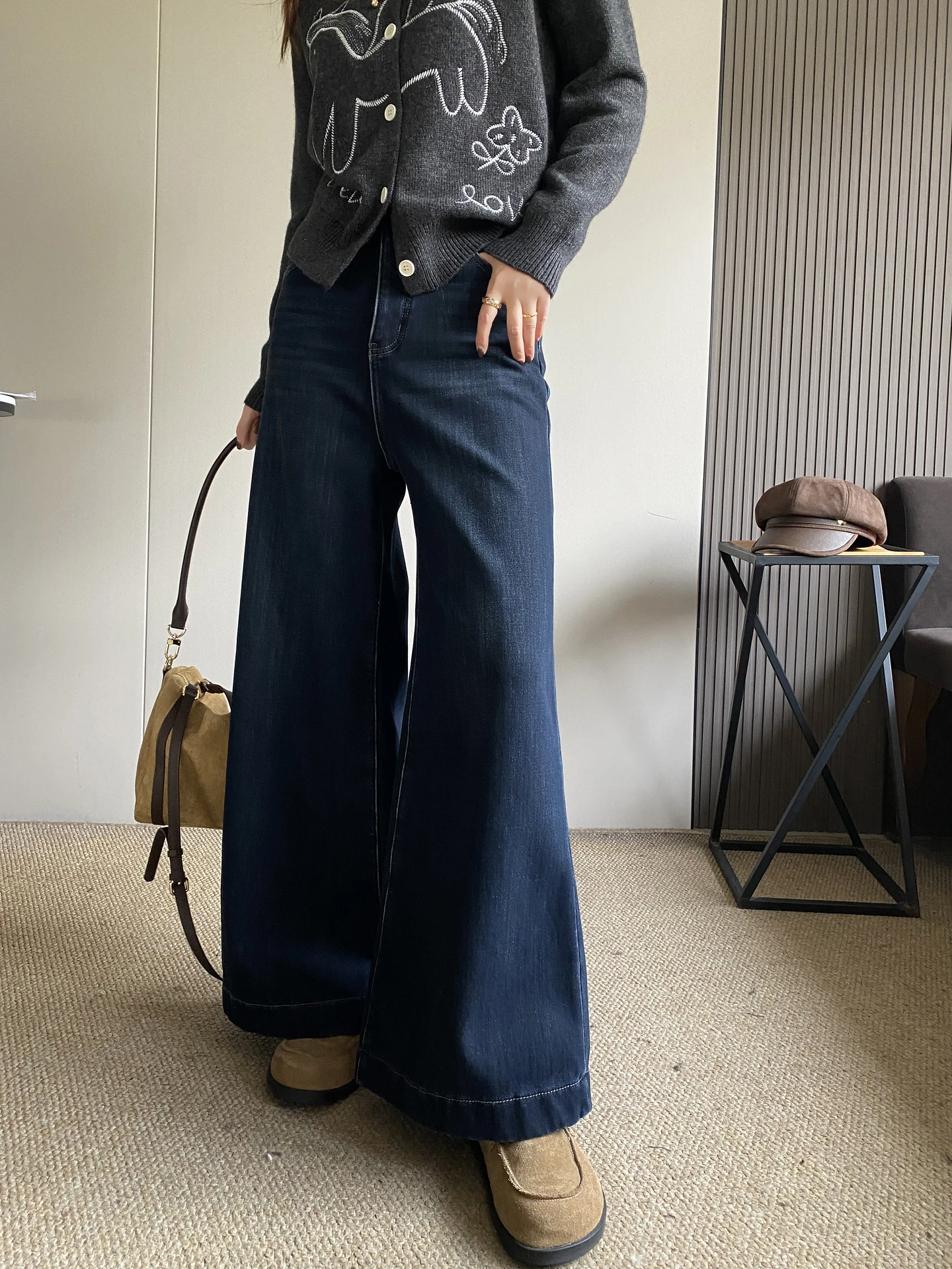 

Женские джинсы с высокой талией, расклешенные, на флисовой подкладке, осенне-зимние, свободные, широкие брюки, не однотонные, повседневные, из мягкого денима