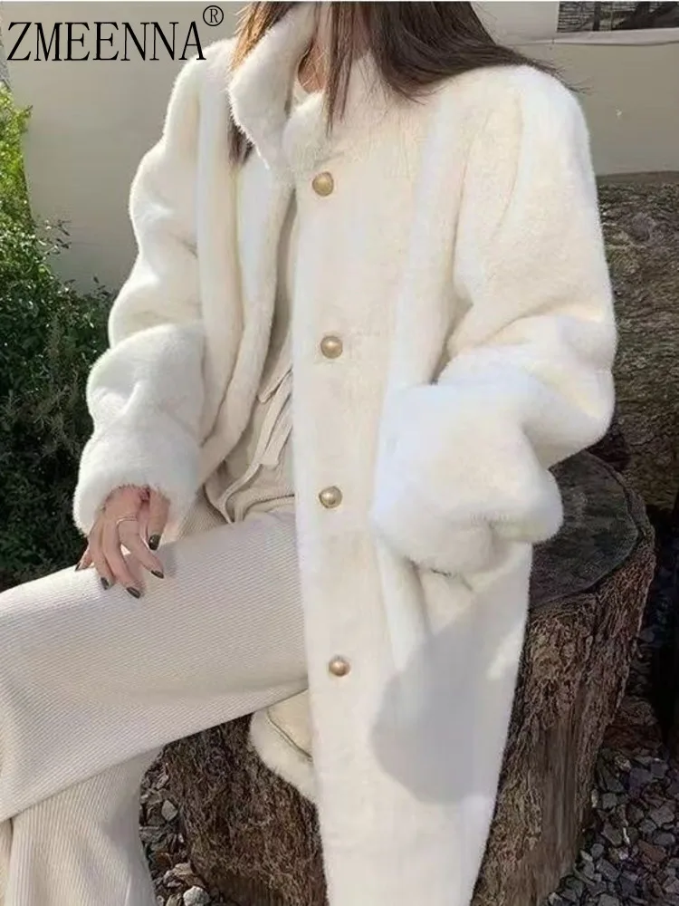 معطف نسائي من الفرو الصناعي من ZMEENNA ملابس خارجية شتوية دافئة وياقة ثابتة وأزرار ذهبية واحدة الصدر أنيقة باللون الأبيض ZM4465