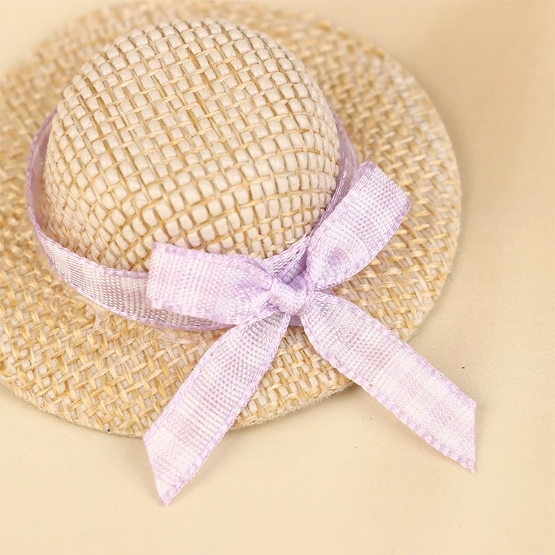 2 ピース/セットドールハウスビーチ帽子弓付きミニチュア人形麦わら帽子ミニ手織り帽子ドールハウスの装飾装飾品アクセサリー