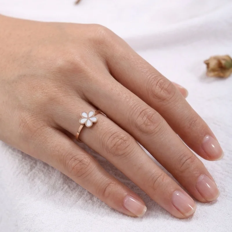 1 Piece Stainless Steel Rose Gold Plated Five-Petal Flower Ring with Oil-Drip Design, Contrasting Color Flower-Shaped Finger Ring, Suitable for Daily Wear and Gift-Giving, in Stock