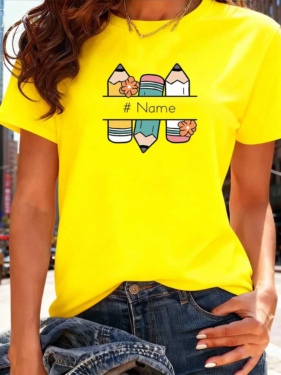 تي شيرت أبيض قصير الأكمام بنمط قلم رصاص ملون ونص اسم قابل للتخصيص للنساء #2