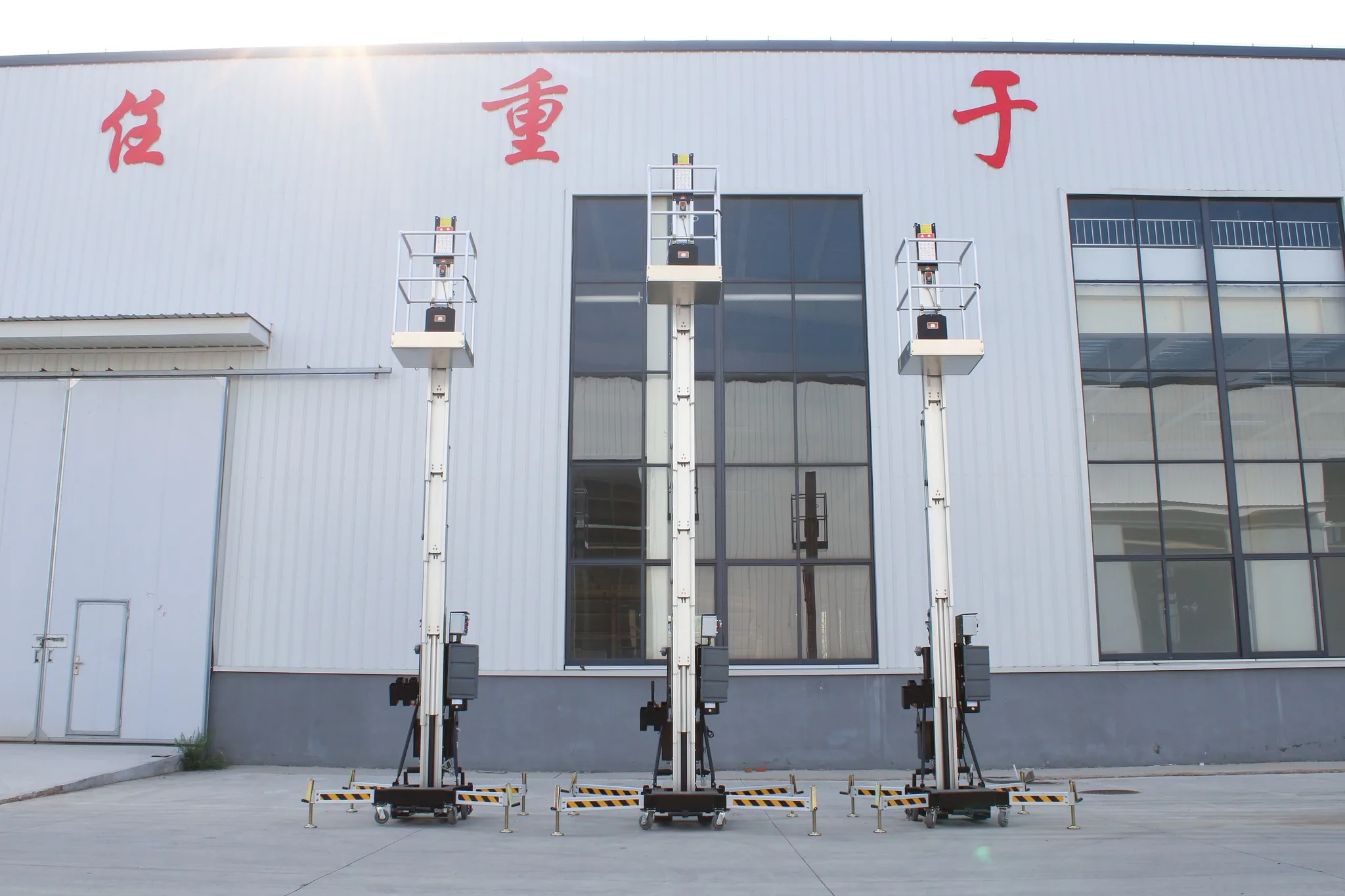 High-Altitude Mobile Work Platform With Aluminum Alloy Hydraulic Lift For Cleaning Installation Maintenance