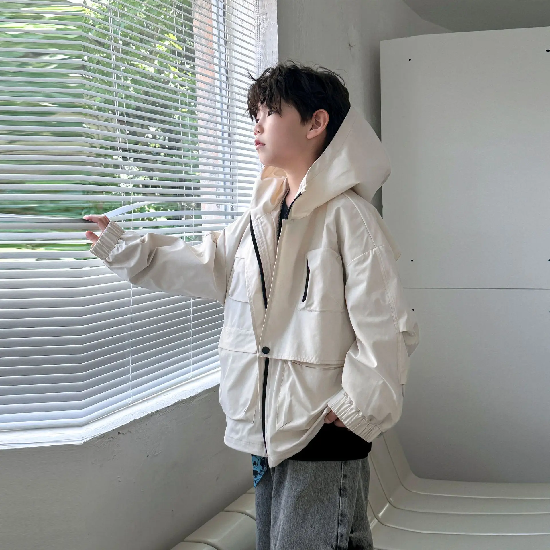 

2025 Spring and Autumn Boys' Coat New Style Children's Hoodie Fashion Cool Top Boys' Loose Casual Wear