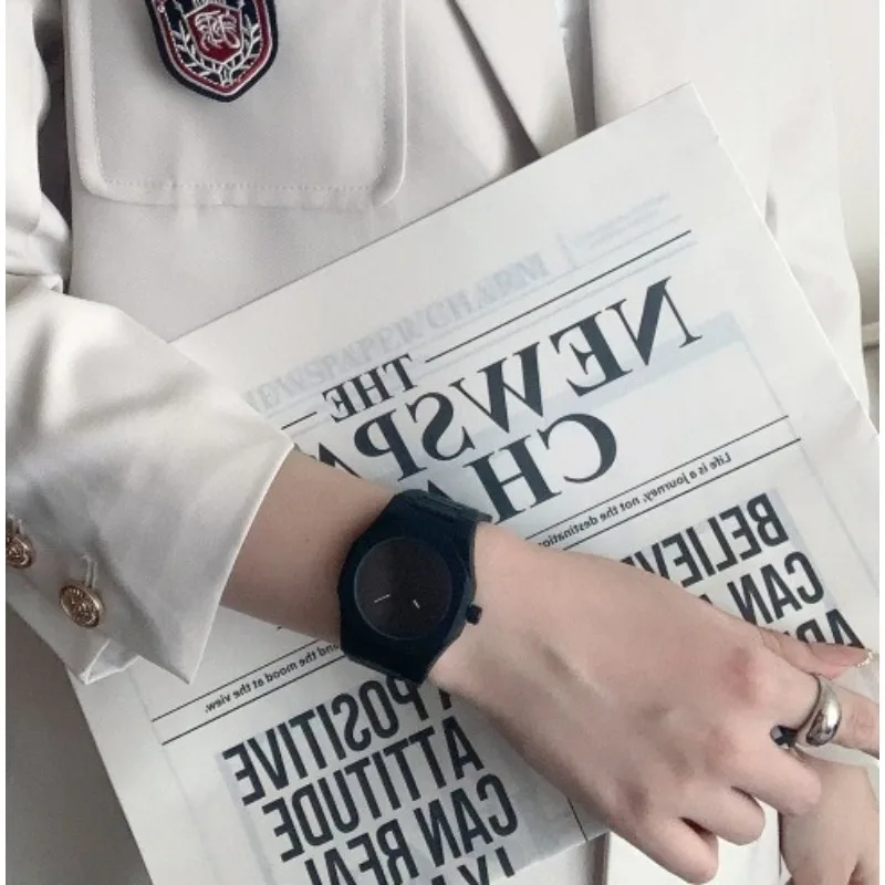 

Модные водонепроницаемые мужские кварцевые часы, силиконовый браслет, минималистичный дизайн, спортивные деловые легкие часы Reloj Hombre