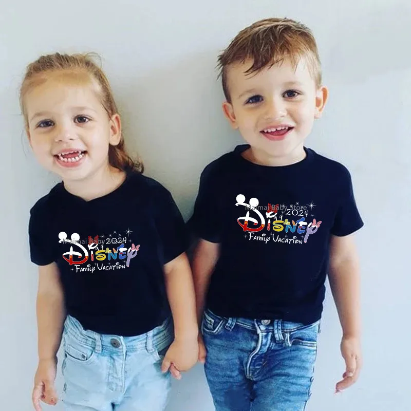 2024 Disney Family Vacation Shirts Father Mother Daughter Son Kids Tshirts Look First Disneyland Trip Family Matching Outfits