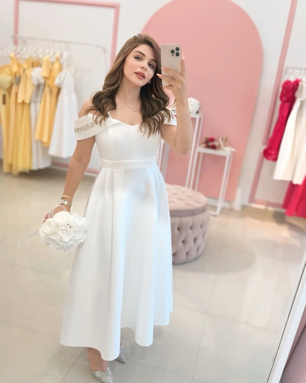 Maßgeschneiderte, formelle, passende Jersey-Strasssteine, A-Linie, schulterfreie Midi-Kleider, maßgeschneiderte Anlasskleider, moderner Stil, Mode