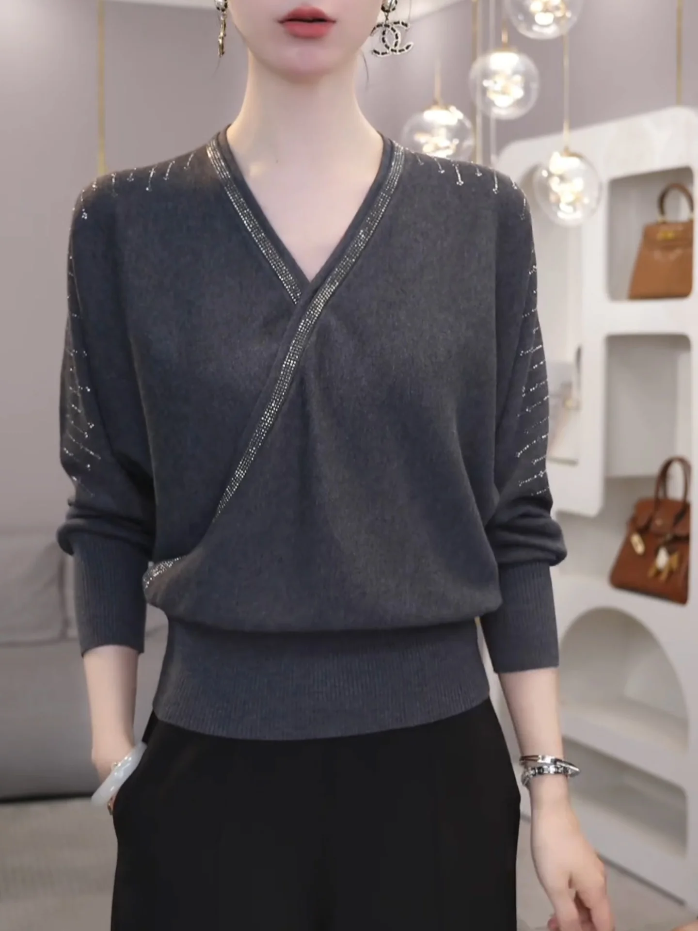 Ele V-Ne Cross Desi… - image