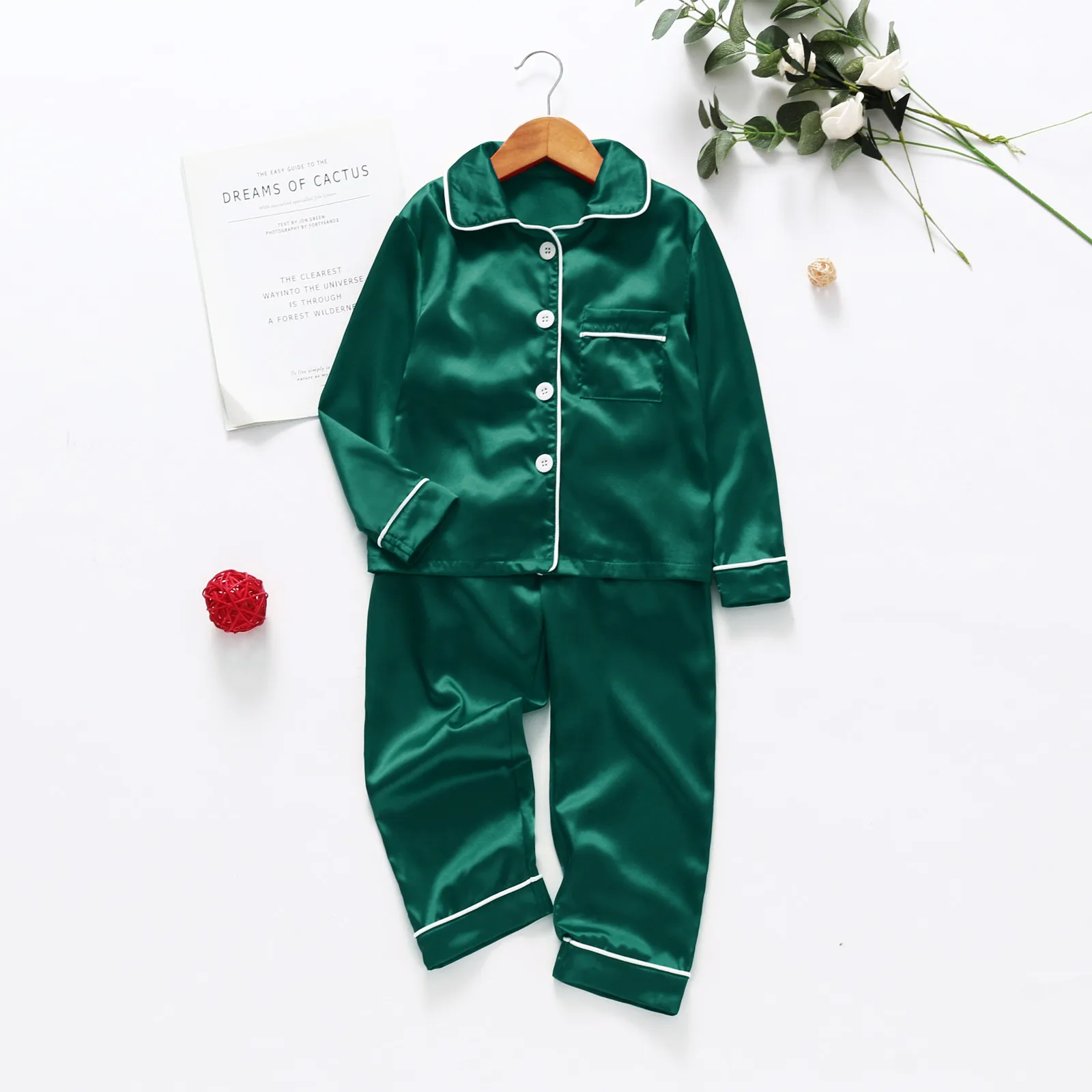 Solid Color Green Christmas Pajamas Family Adults Kids Xmas Imitation Satin Silk Tops Pants Sleepwear Outfits 2 Piece Suit