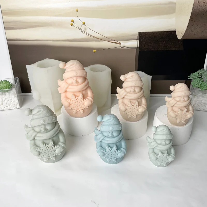 

New3DThree-Dimensional Christmas Snowman Aromatherapy Candle MoulddiySnowman Holding Snowflake Christmas Tree Mold