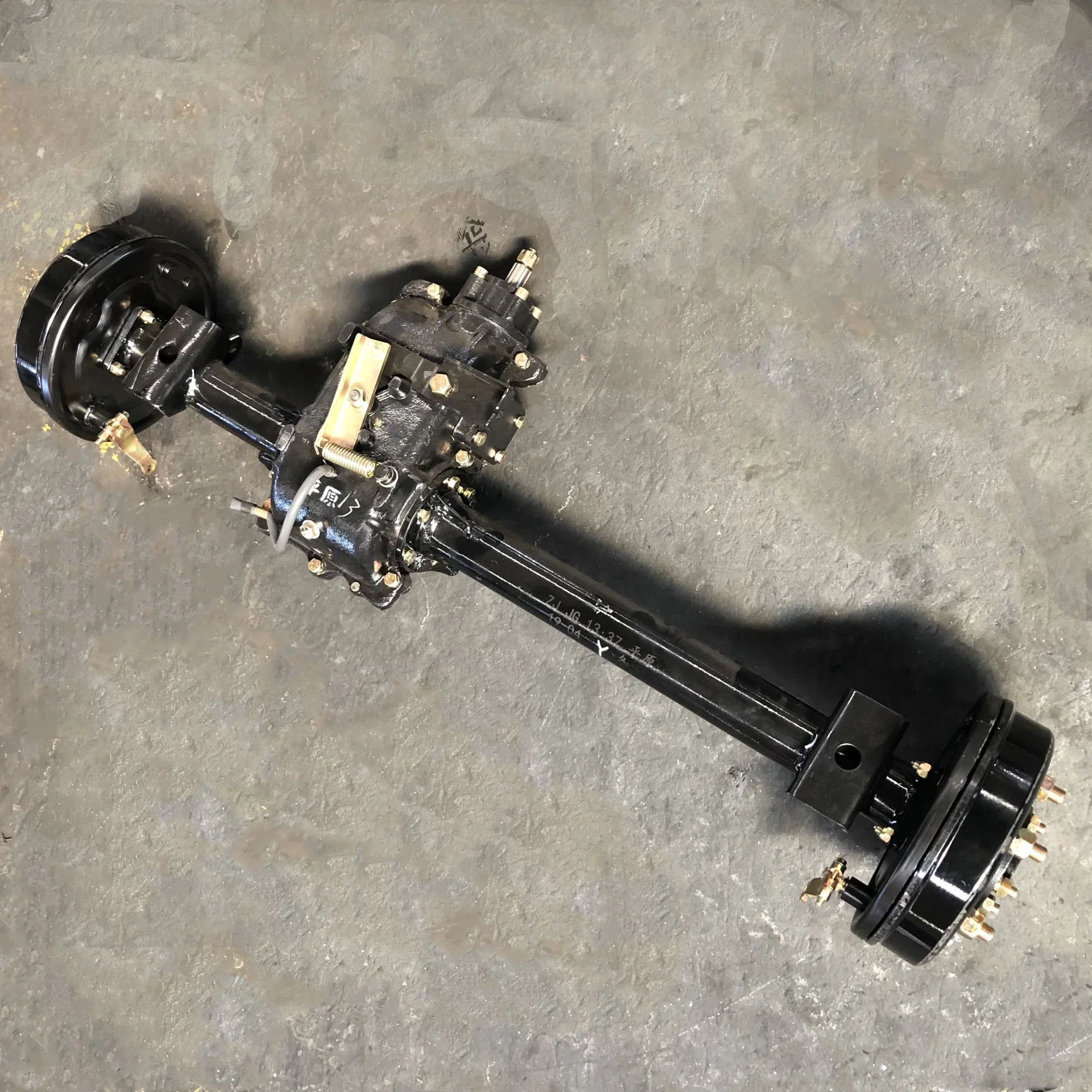 

from Chinese factory assembly for gasoline tricycle booster rear axle