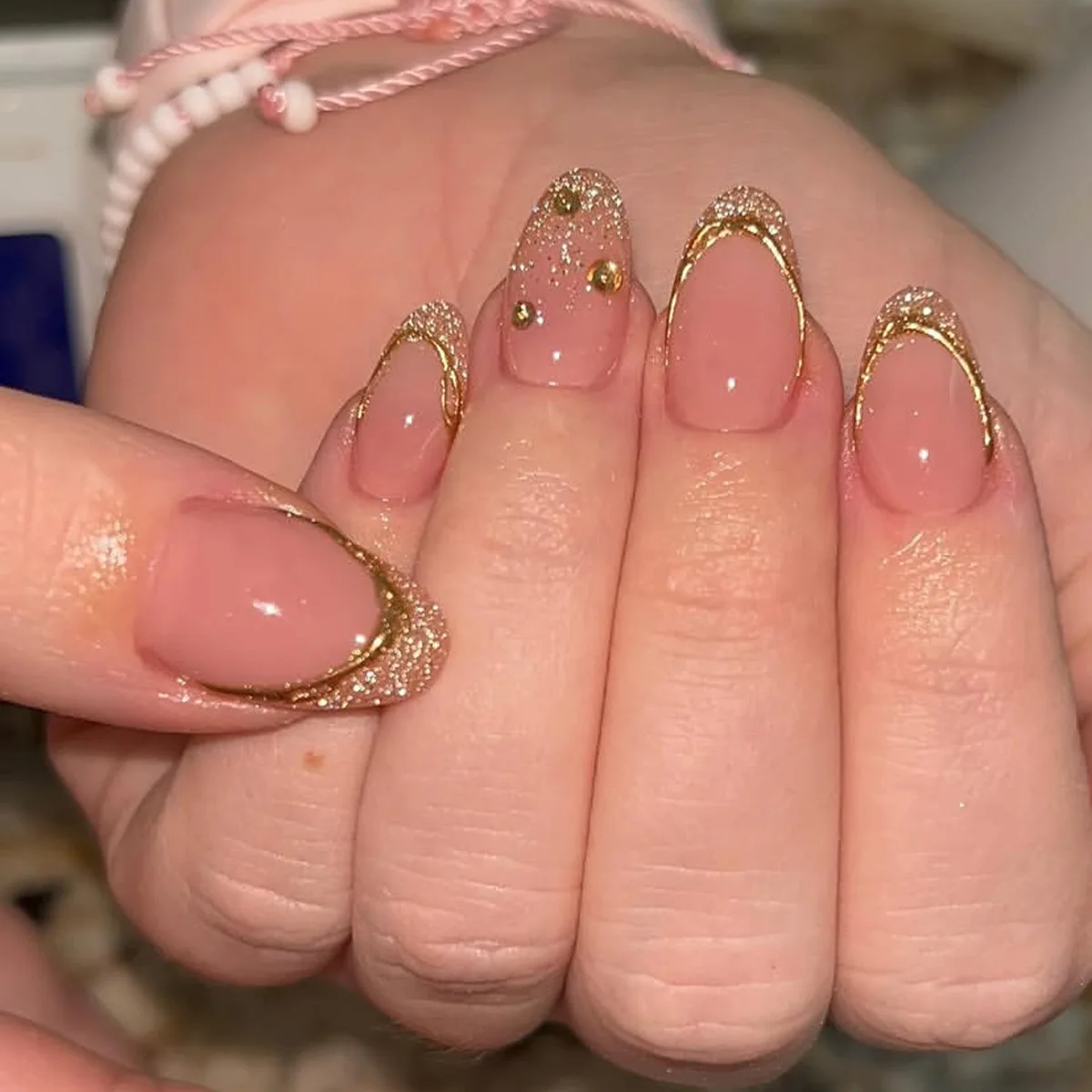 

24Pcs Short Almond False Nails Golden French Design Press on Nails Simple Wearable Finished Coffin Fake Nail Tips