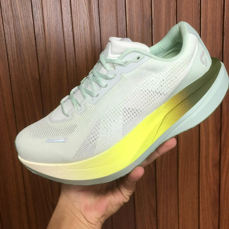 Luxury Brand Jogging Shoes For Men Women Carbon Plate Running Shoes Unisex Designer Gym Sneakers Couples Soft Running Trainers