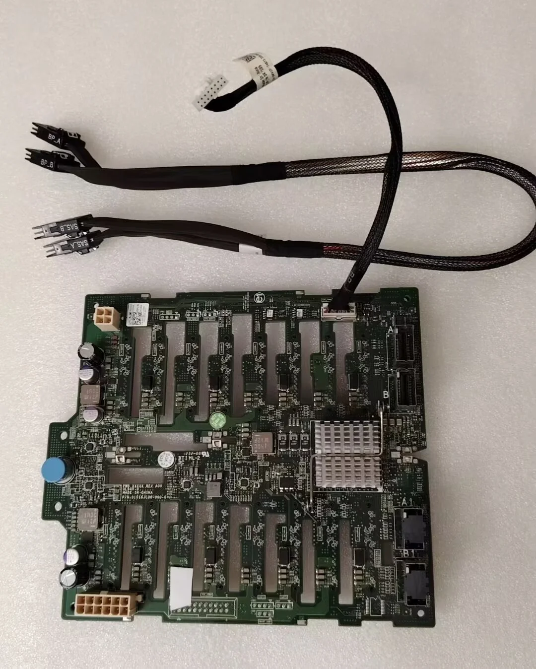 backplane-pour-disques-durs-25-pouces-poweredge-t620-t420-16-disques-0018g5-018g5-avec-cable
