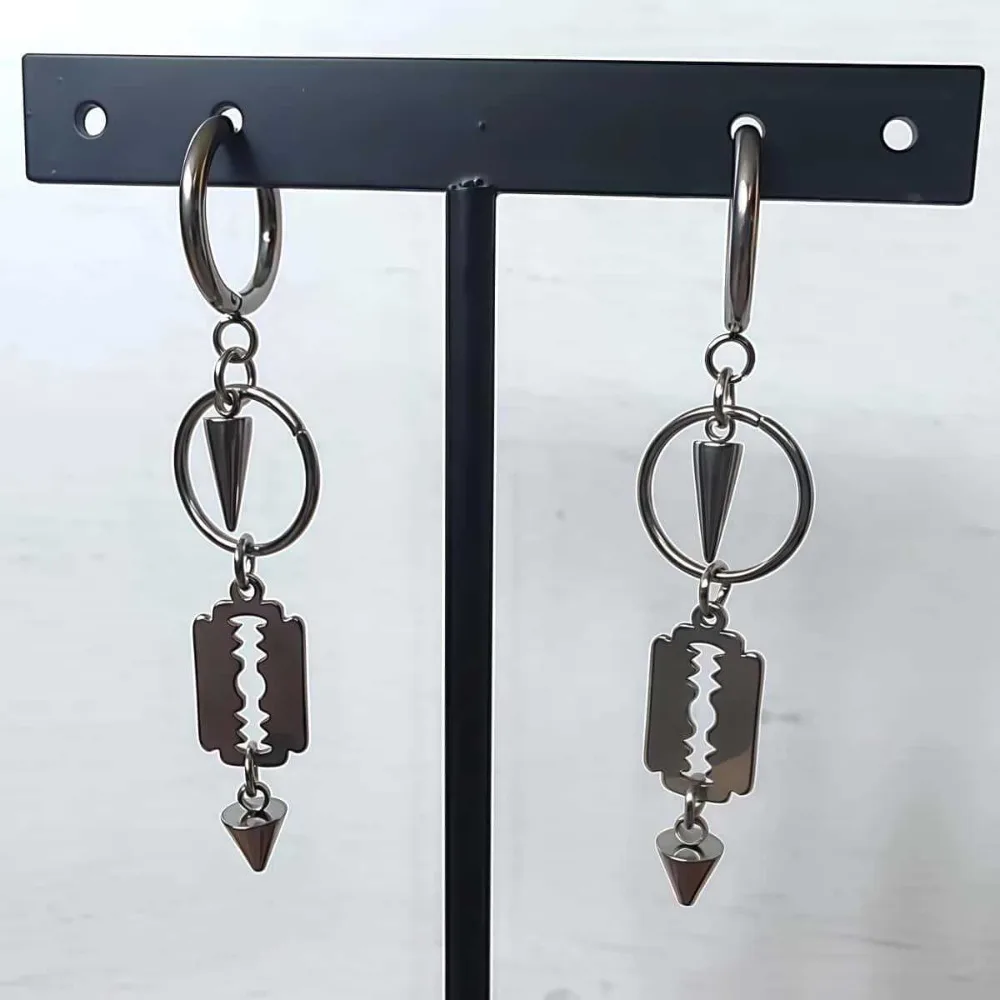 Personality Punk Sliver Color Shaving Blade Pendant Dangle Earrings for Men Women Halloween Gothic Y2k Witch Jewelry Accessories