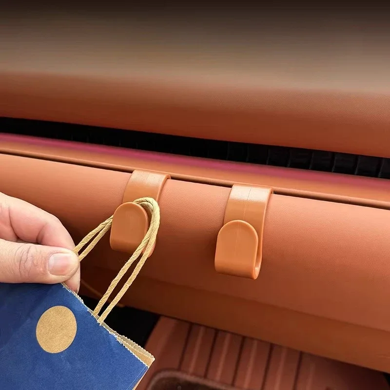 

Для LEAPMOTOR C16/C10 автомобильный крючок второго пилота вне трендовых автомобильных принадлежностей для хранения мобильного телефона, навигационные аксессуары для интерьера