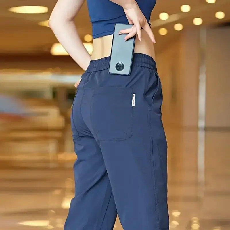 

Мужские повседневные брюки из ледяного шелка, прямого кроя, тонкие, летние, быстросохнущие, дышащие, длинные, модные, универсальные, в корейском стиле