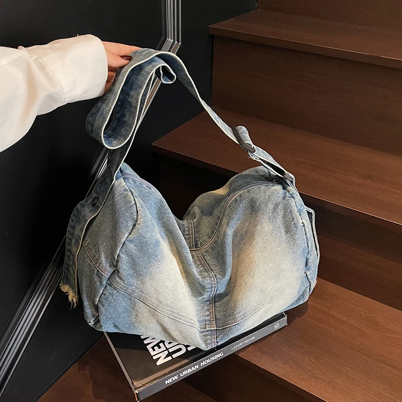 

2025 New Japanese and Korean Niche Denim Women's Totes Fashion Versatile Fitness Shoulder Bag Trendy Casual Hand-held Bag Purses