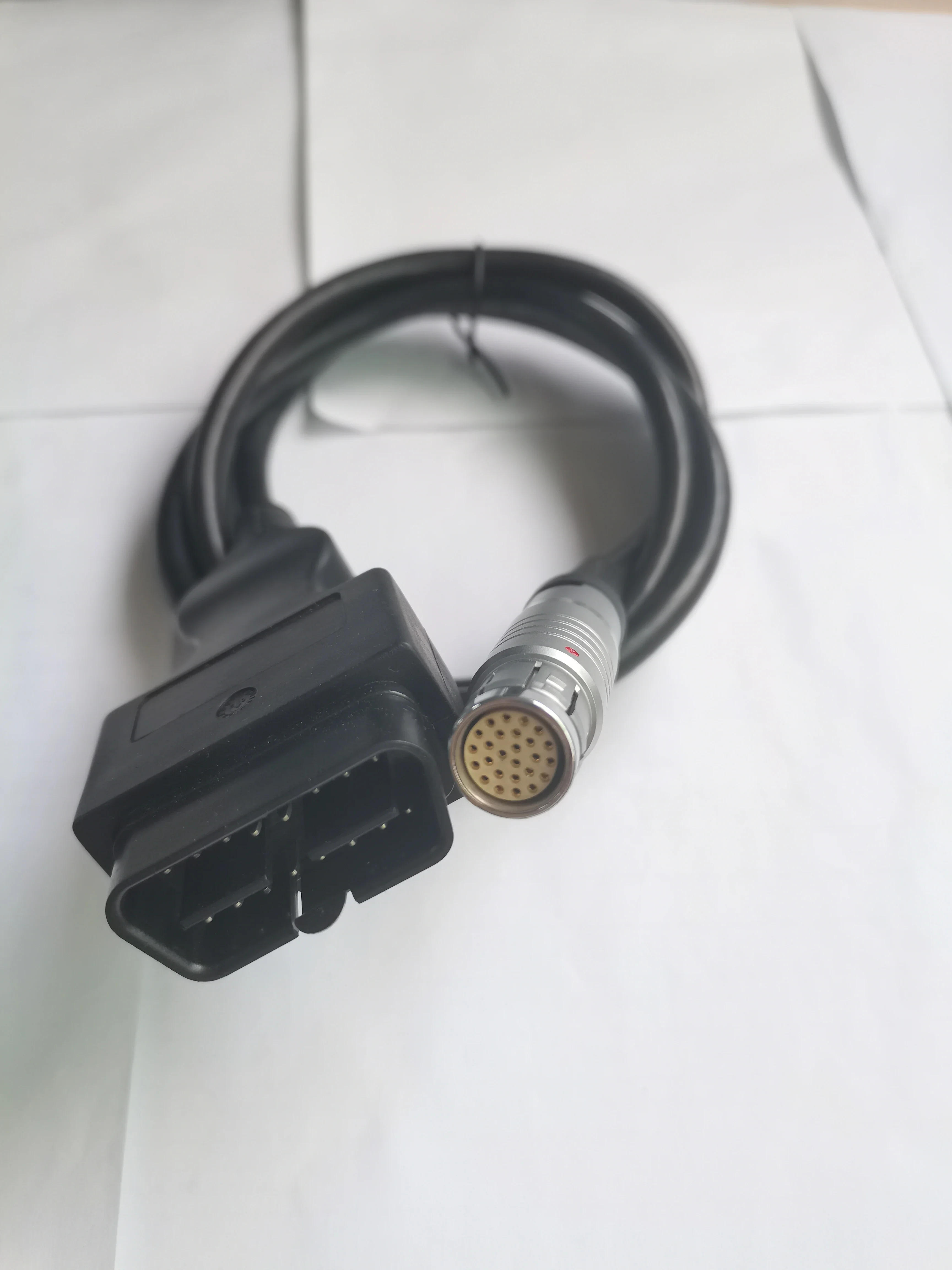 OBD2 diagnostic cable OBD2 to use with DAF/PACCAR MUX560 interface