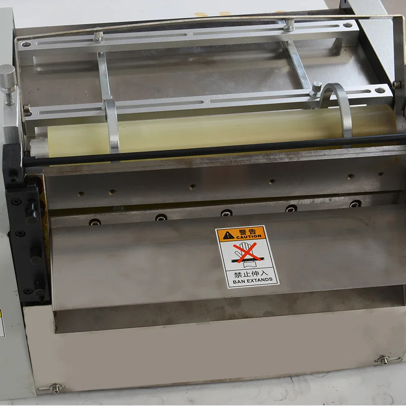 Leather fringe  Automatic fringe cutting machine Garment beard machine Color paper fabric cutting