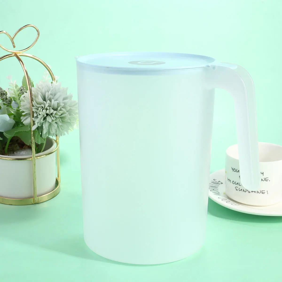 

1Pcs 2500ml Lightweight Plastic Beverage Kettle Anti-Explosion Easy to Clean with Handle Blue Plastic Kettle