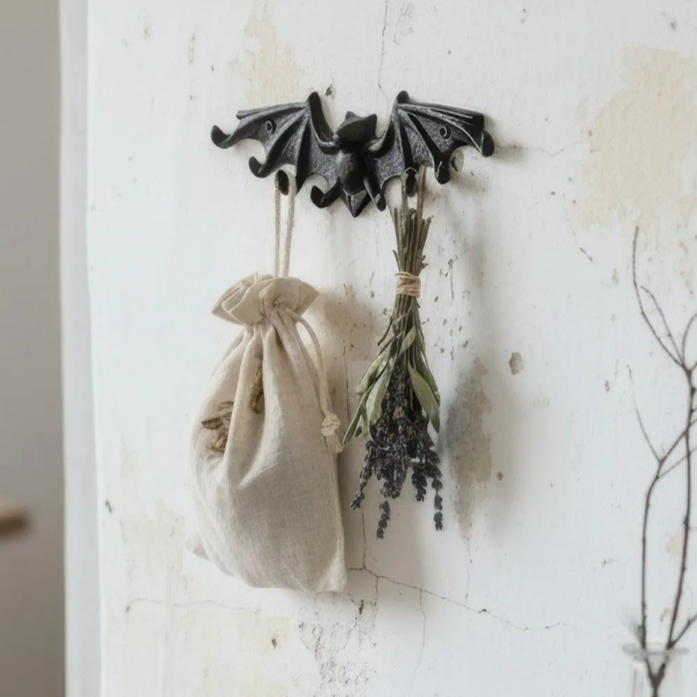 Organizer Vintage Bat Key Hooks Rust-Proof with 8 Hooks Wall Mount Key Holder Space-Saving Cast Iron Key Rack Adults