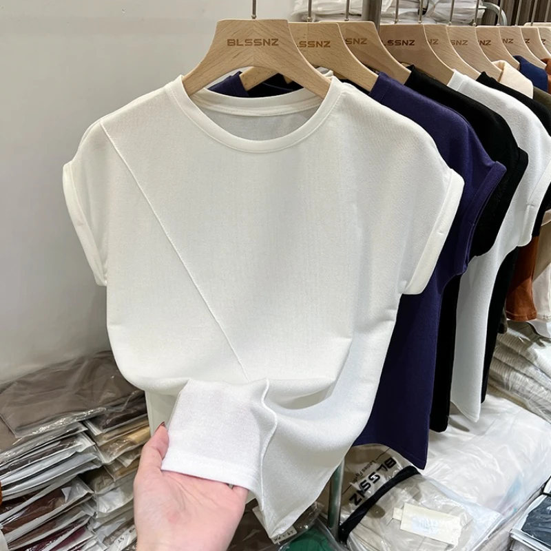 เสื้อยืดแขนสั้นผู้หญิงเรียบง่าย สไตล์ลำลอง เนื้อผ้านุ่ม แมทช์ได้กับทุกชุด เสื้อเบสิคแฟชั่นฤดูร้อน 2026 สีดำ สีขาว