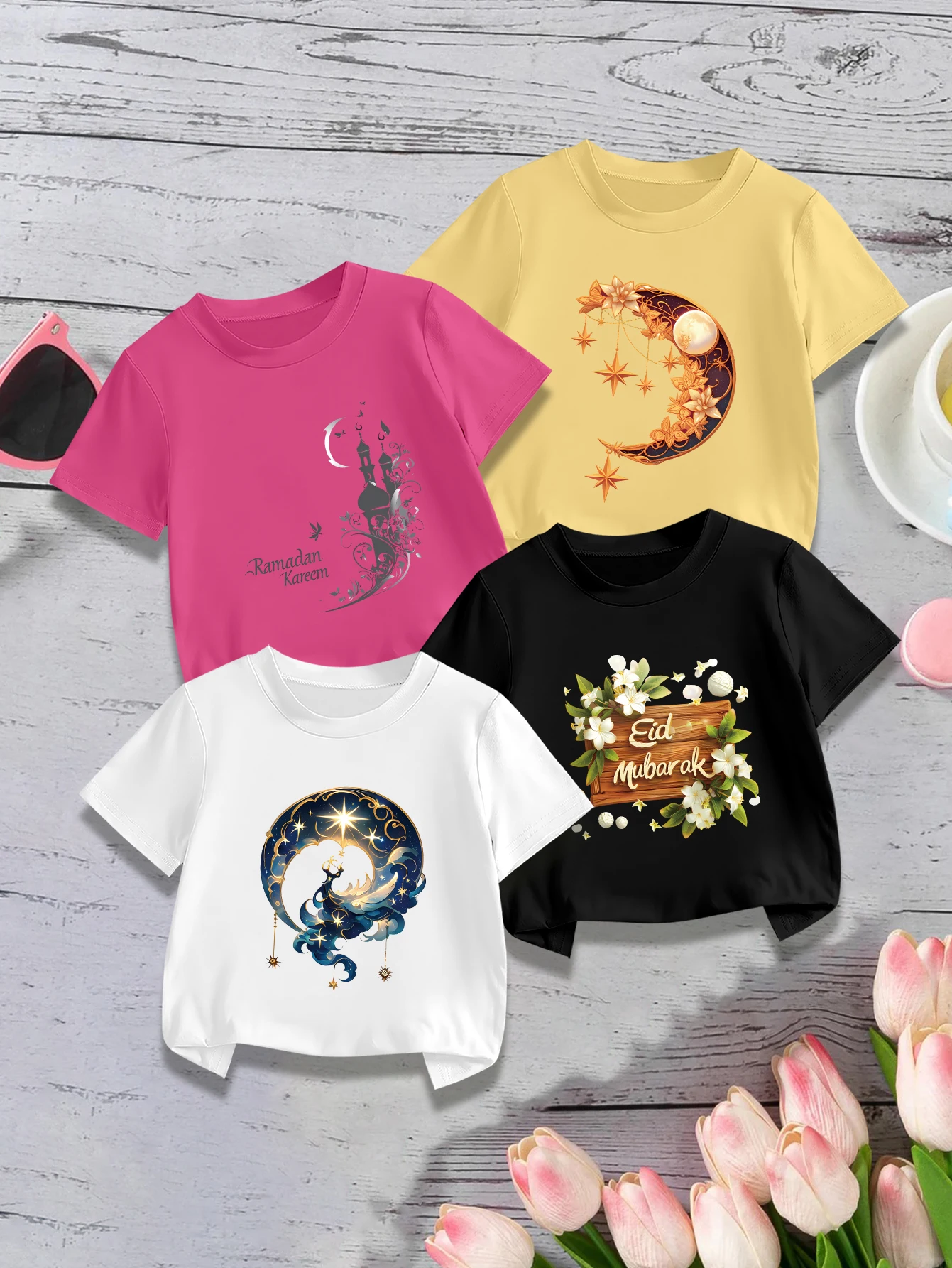 

4 предмета: летние милые футболки для девочек с мультяшным принтом в виде луны, замка и цветов.